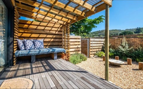 Patio, Facade/entrance, Natural landscape, Garden, Entertainment, Entertainment