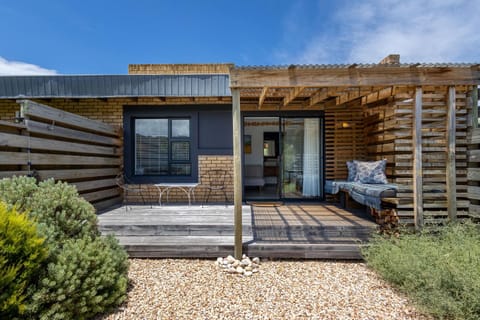 Property building, Patio, Garden