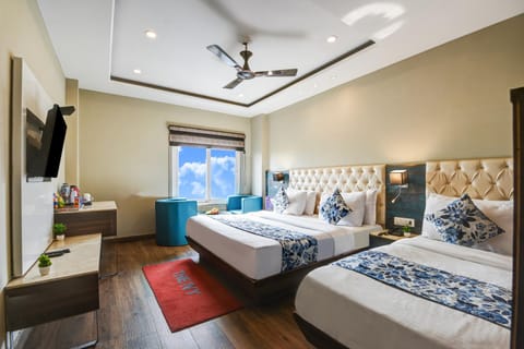 Bed, TV and multimedia, Photo of the whole room