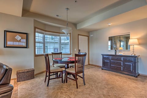 Lake-View Pool and Boat Slip! Ozarks Condo Apartment in Lake of the Ozarks