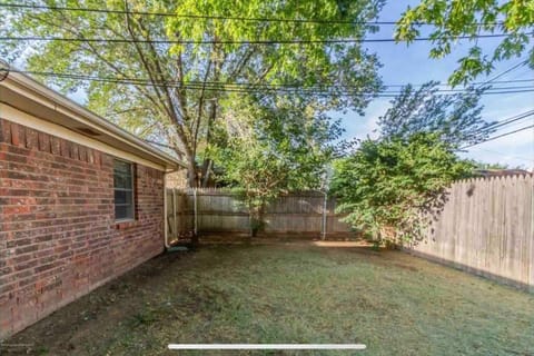 Large open space for family fun! House in Amarillo