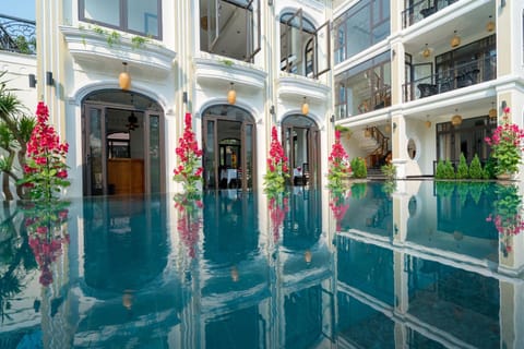 Property building, Swimming pool