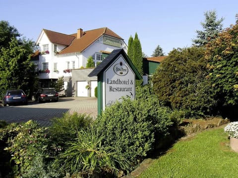 Property building, Property logo or sign, Garden, Street view