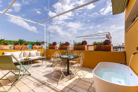 Patio, Balcony/Terrace