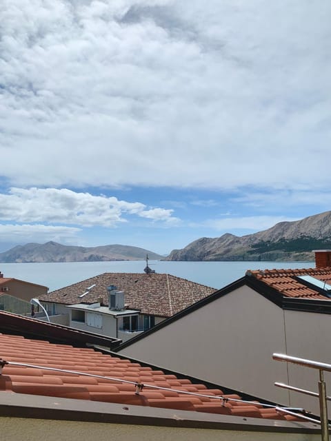 Neighbourhood, Mountain view, Sea view