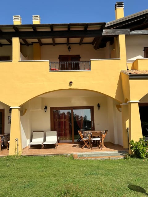 Property building, Patio, Day