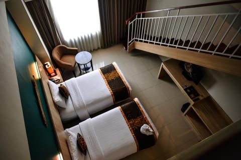 Bed, Seating area, Bedroom, locker, air conditioner