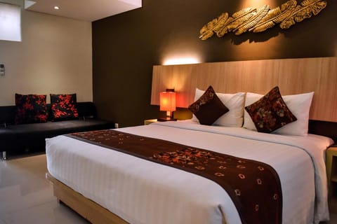 Bed, Seating area, Bedroom, locker, air conditioner