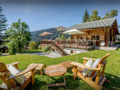 Property building, Day, Natural landscape, Summer, Garden, Garden view, Mountain view, sunbed