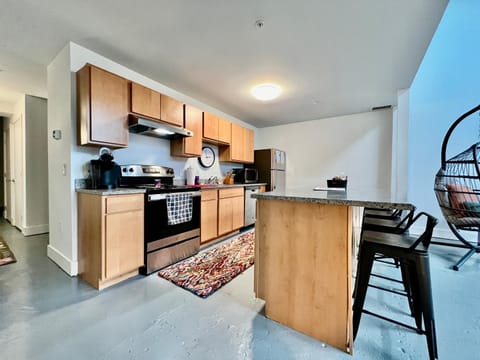 Kitchen or kitchenette, Dining area, dishwasher, pet friendly, stove, toaster