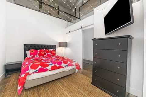 The Coolest Loft in the Cincinnati Area Apartment in Ohio