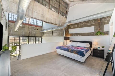 The Coolest Loft in the Cincinnati Area Apartment in Ohio