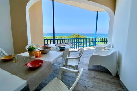 Natural landscape, Balcony/Terrace, Dining area, Sea view