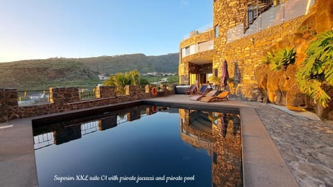 Property building, Hot Tub, Balcony/Terrace, Pool view, Swimming pool