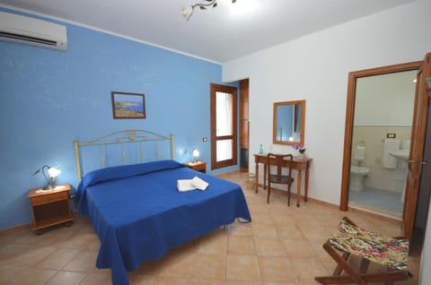 Bedroom, towels, air conditioner