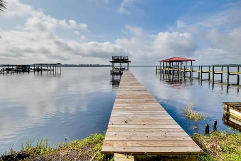 Pirate Cove Home in Welaka Dock and River Access! House in Welaka