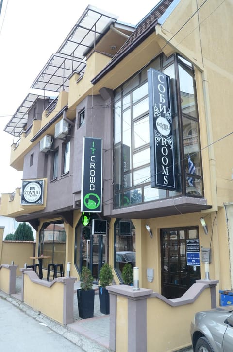 Property building, Street view, Parking