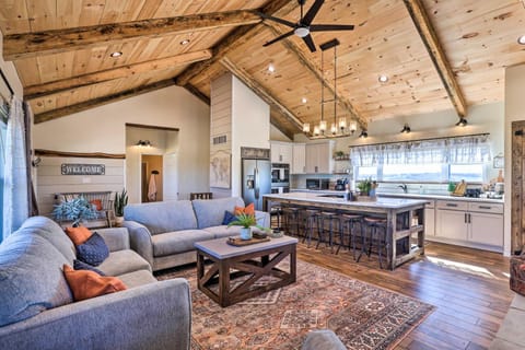 Chic Williamstown Retreat with Pool and Hot Tub! House in Ohio