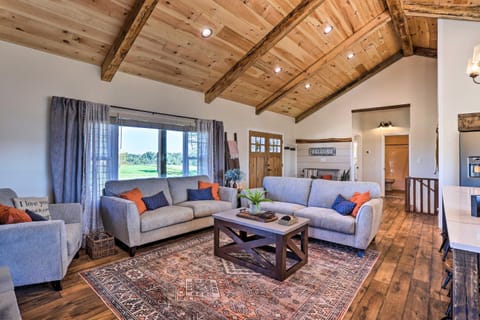 Chic Williamstown Retreat with Pool and Hot Tub! House in Ohio