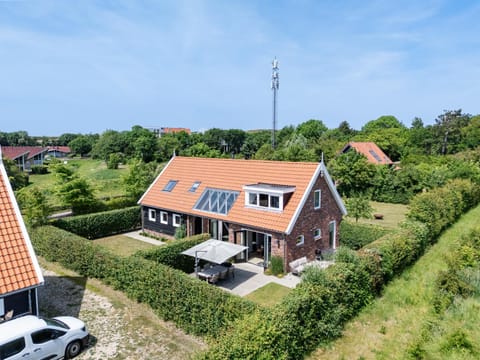 Property building, Garden, Garden view, Location
