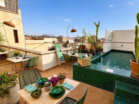 Day, Solarium, Balcony/Terrace, Pool view, Swimming pool, Swimming pool, sunbed