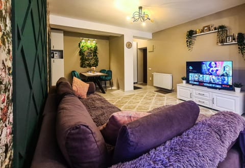 Communal lounge/ TV room, TV and multimedia, Living room, Seating area