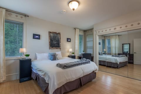 castle in the sky Bed and Breakfast in Ladysmith