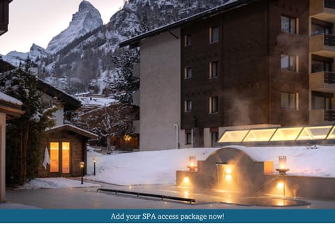 Sauna, Swimming pool