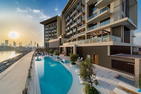 Swimming pool, Swimming pool
