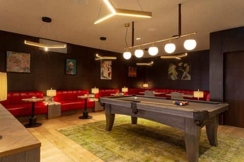Billiard, Lounge or bar