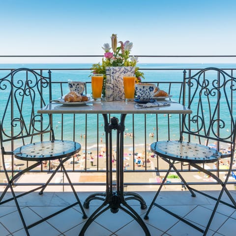 Sea view, Internal: Not applicable to any particular room