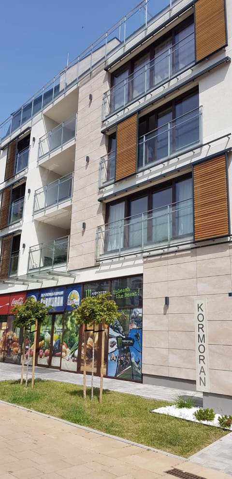 Property building, Neighbourhood