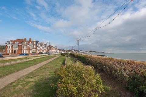 4 Buregate House, Felixstowe Apartment in Felixstowe