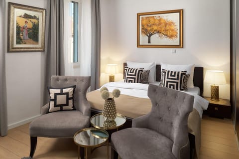 Seating area, Bedroom