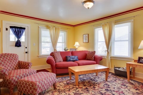 Lead Home with Free WiFi about 5 Mi to Terry Peak! House in Lead