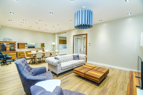 Living room, internet