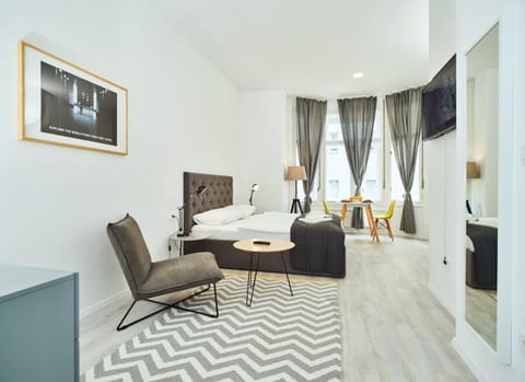 TV and multimedia, Photo of the whole room, Seating area