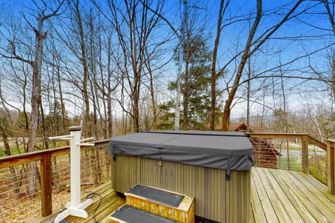 366 Ghia Farm Road House in Mount Holly