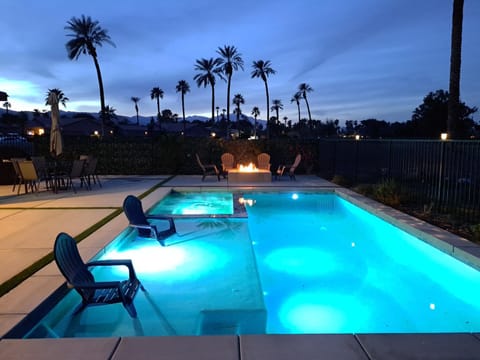 Night, Swimming pool
