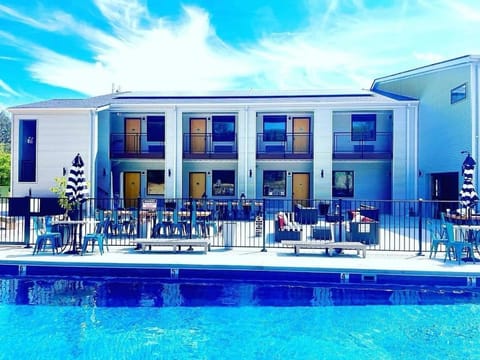 Patio, Swimming pool