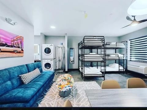Bed, Photo of the whole room, Bedroom, pet friendly, laundry