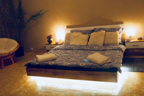 Bed, Bedroom