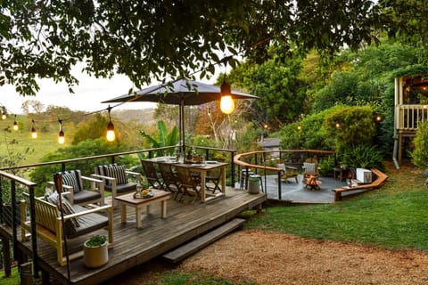 Patio, Evening entertainment, Entertainment, Meals, Inner courtyard view, fireplace