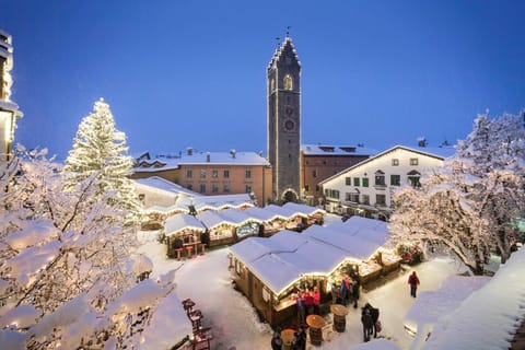 Nearby landmark, Winter