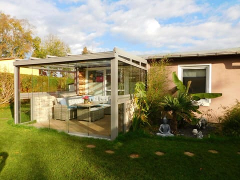 Property building, Garden, Balcony/Terrace