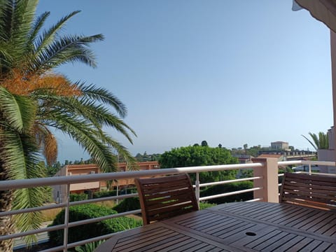 Balcony/Terrace, City view