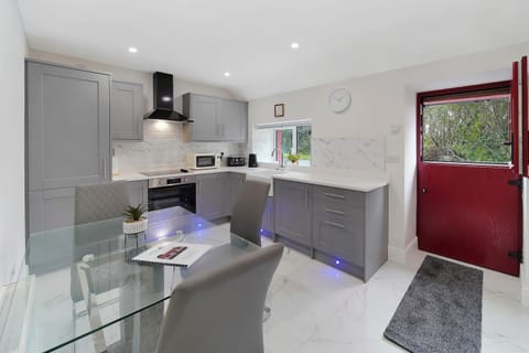 Glenside Cottage 'Sleeping 4 guests' Villa in Buncrana