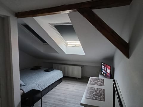 Bed, TV and multimedia, Photo of the whole room, Evening entertainment, Bedroom