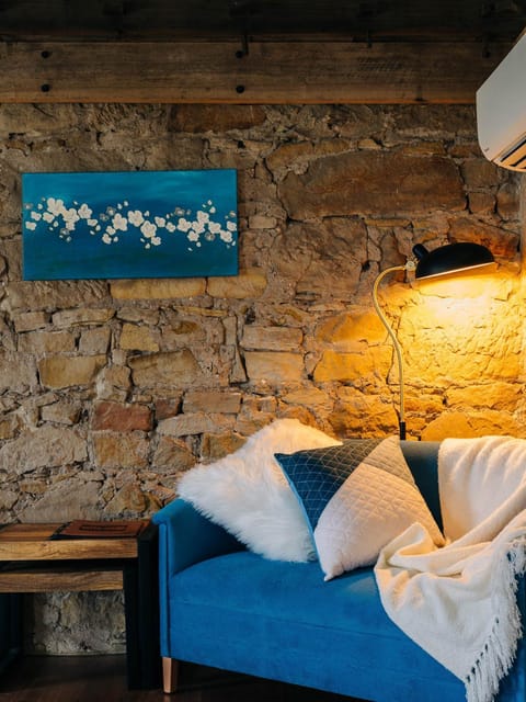 Seating area, Bedroom