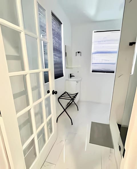 Pretty Private Room, near the Airport - Free parking - 01 Vacation rental in Miami